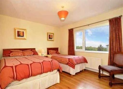 фото отеля Lynfield Guesthouse Galway