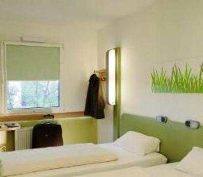 фото отеля Ibis Budget Freiburg Sud