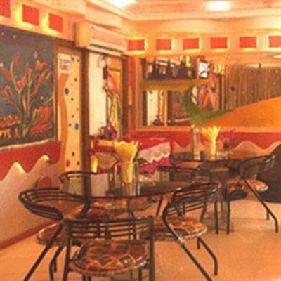 фото отеля Heera Holiday Inn Kolkata