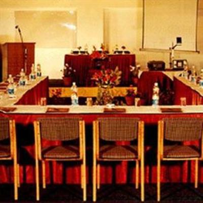 фото отеля Heera Holiday Inn Kolkata
