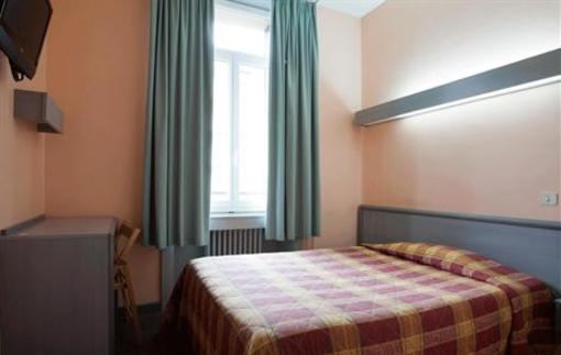 фото отеля Hotel Des Savoies Lyon