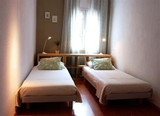 фото отеля Bed and Beach Guesthouse Barcelona
