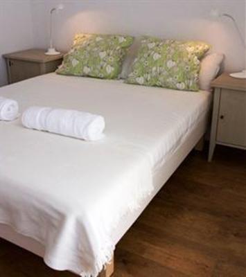 фото отеля Bed and Beach Guesthouse Barcelona