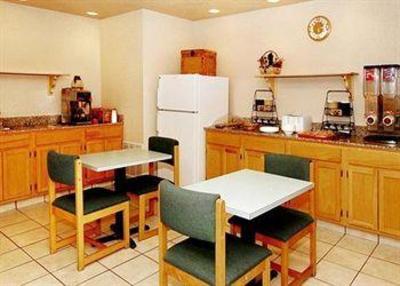 фото отеля Rodeway Inn & Suites Oklahoma City