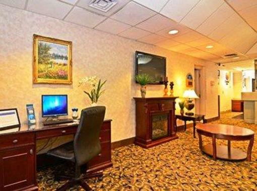 фото отеля Comfort Inn University District Downtown