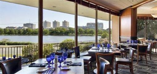 фото отеля Hyatt Regency Cambridge Overlooking Boston
