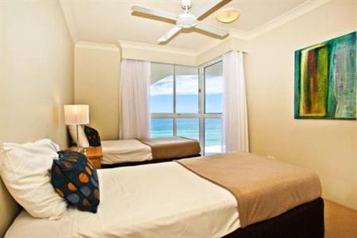 фото отеля 19th Avenue On The Beach Apartments Gold Coast