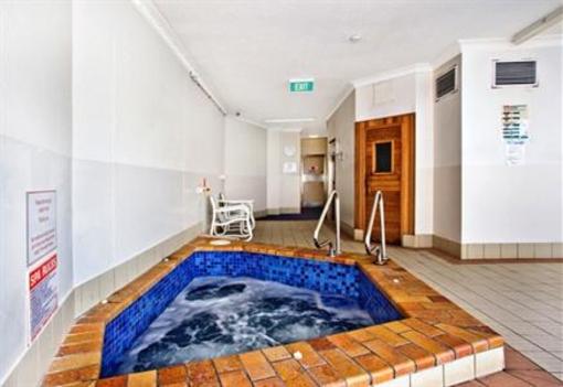 фото отеля 19th Avenue On The Beach Apartments Gold Coast