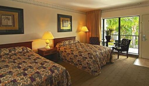 фото отеля Beachcomber Beach Resort & Hotel