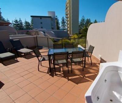 фото отеля Burleigh On The Beach Apartments Gold Coast