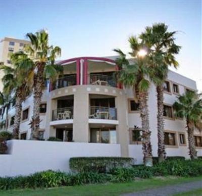 фото отеля Burleigh On The Beach Apartments Gold Coast