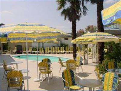 фото отеля Les 13 Assiettes Hotel