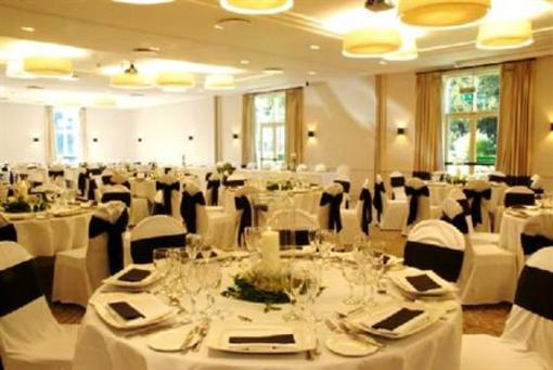 фото отеля Tortworth Court Four Pillars Hotel Wotton-under-Edge