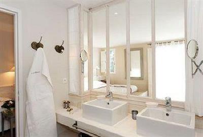 фото отеля Hotel Le Lodge Kerisper
