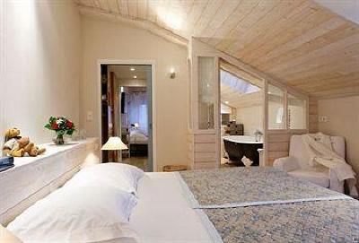 фото отеля Hotel Le Lodge Kerisper
