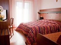 Los Angeles Hotel Assisi