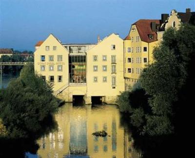 фото отеля Sorat Insel Hotel Regensburg