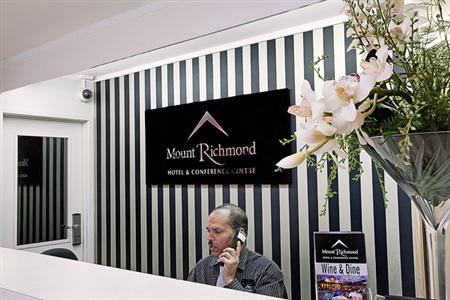 фото отеля Mount Richmond Hotel & Conference Centre