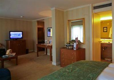 фото отеля Hotel Royal Plaza Montreux