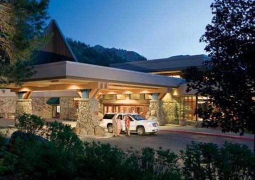 фото отеля Resort at Squaw Creek