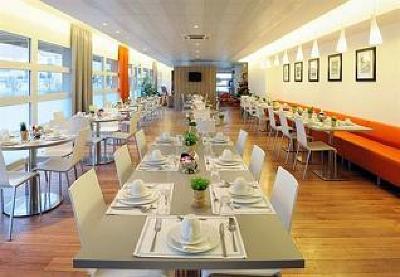 фото отеля Residhome Appart Hotel Roissy Village Roissy-en-France