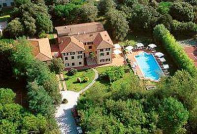 фото отеля Hotel Cavalieri del Mare Massa