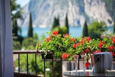 фото отеля Hotel Garda Riva del Garda