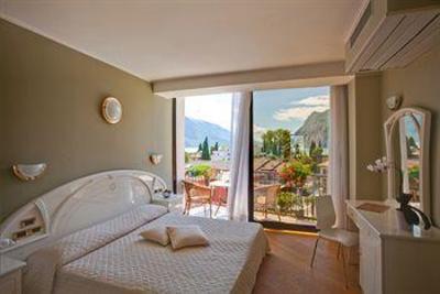 фото отеля Hotel Garda Riva del Garda