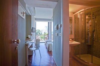 фото отеля Hotel Garda Riva del Garda