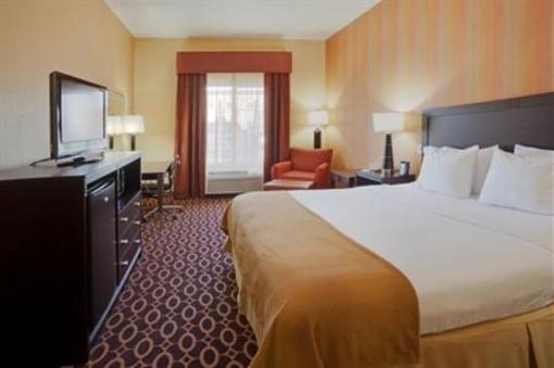 фото отеля Holiday Inn Express Hotel & Suites Sacramento NE Cal Expo