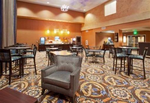 фото отеля Holiday Inn Express Hotel & Suites Sacramento NE Cal Expo