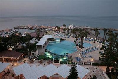 фото отеля Golden Coast Beach Hotel