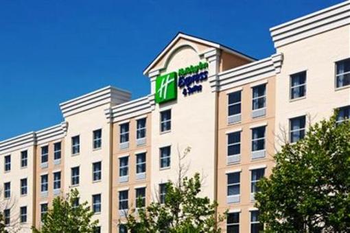 фото отеля Holiday Inn Express Hotel & Suites Huntersville-Birkdale