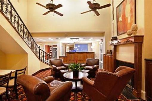 фото отеля Holiday Inn Express Hotel & Suites Huntersville-Birkdale