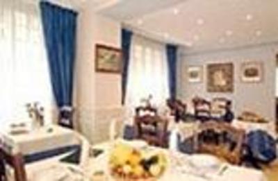 фото отеля Hotel de la Vallee Sarl