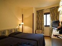 Real Residencia Suite Hotel