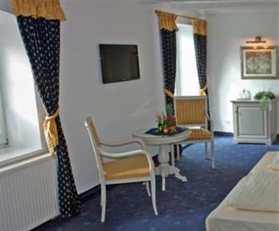 фото отеля Hotel Am Yachthafen Waren (Muritz)