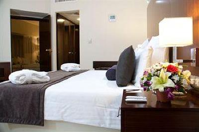 фото отеля Avari Dubai Hotel
