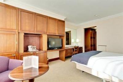 фото отеля Plough and Harrow Hotel