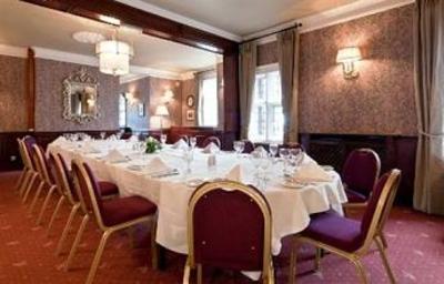 фото отеля Plough and Harrow Hotel