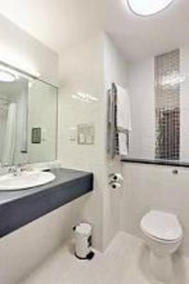 фото отеля Plough and Harrow Hotel