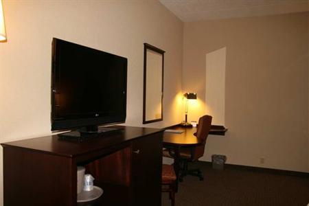 фото отеля Hampton Inn Lawrence