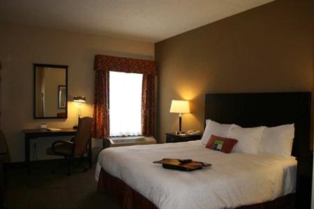 фото отеля Hampton Inn Lawrence
