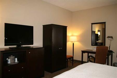 фото отеля Hampton Inn Lawrence