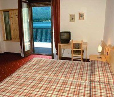 фото отеля Albergo Mezzolago