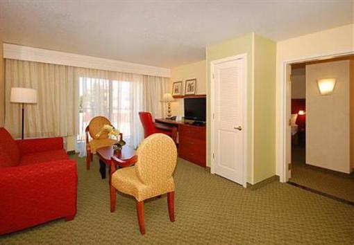 фото отеля Courtyard by Marriott Merced