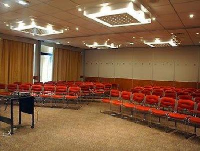 фото отеля Novotel Orleans Charbonniere