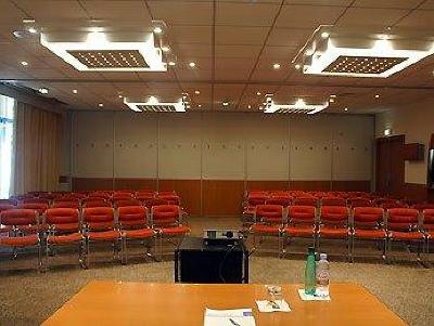 фото отеля Novotel Orleans Charbonniere