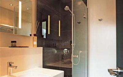 фото отеля Hotel Cristall Köln