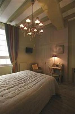 фото отеля Hotel Saint Pierre Saumur